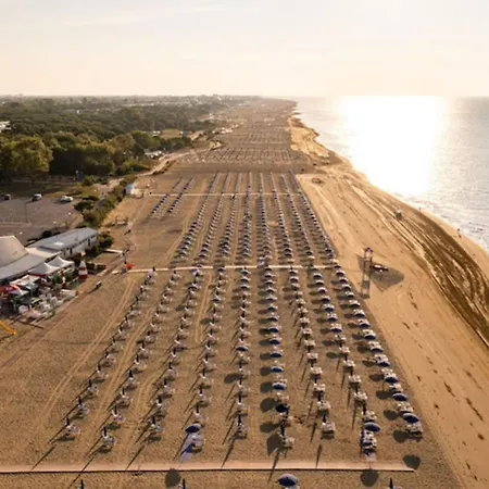 Flat With Pool-beahost Apartment